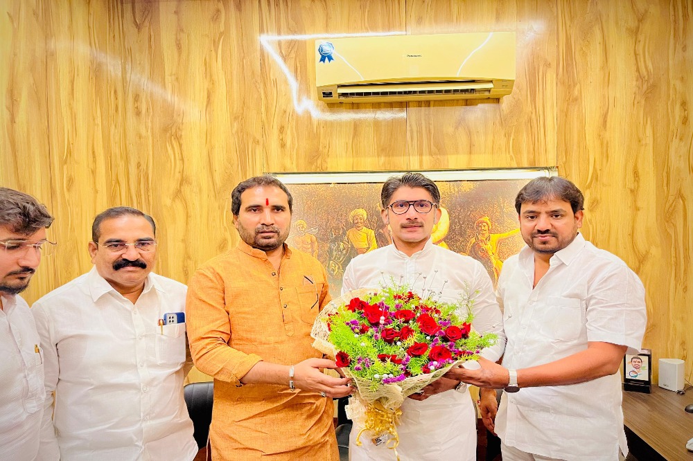 राष्ट्रवादीचे युवा नेते बाळराजे पाटील यांनी घेतली शहर राष्ट्रवादीच्या नेत्यांची भेट, पाटील ग्रामीण सह शहरातही होणार एक्टिव्ह 